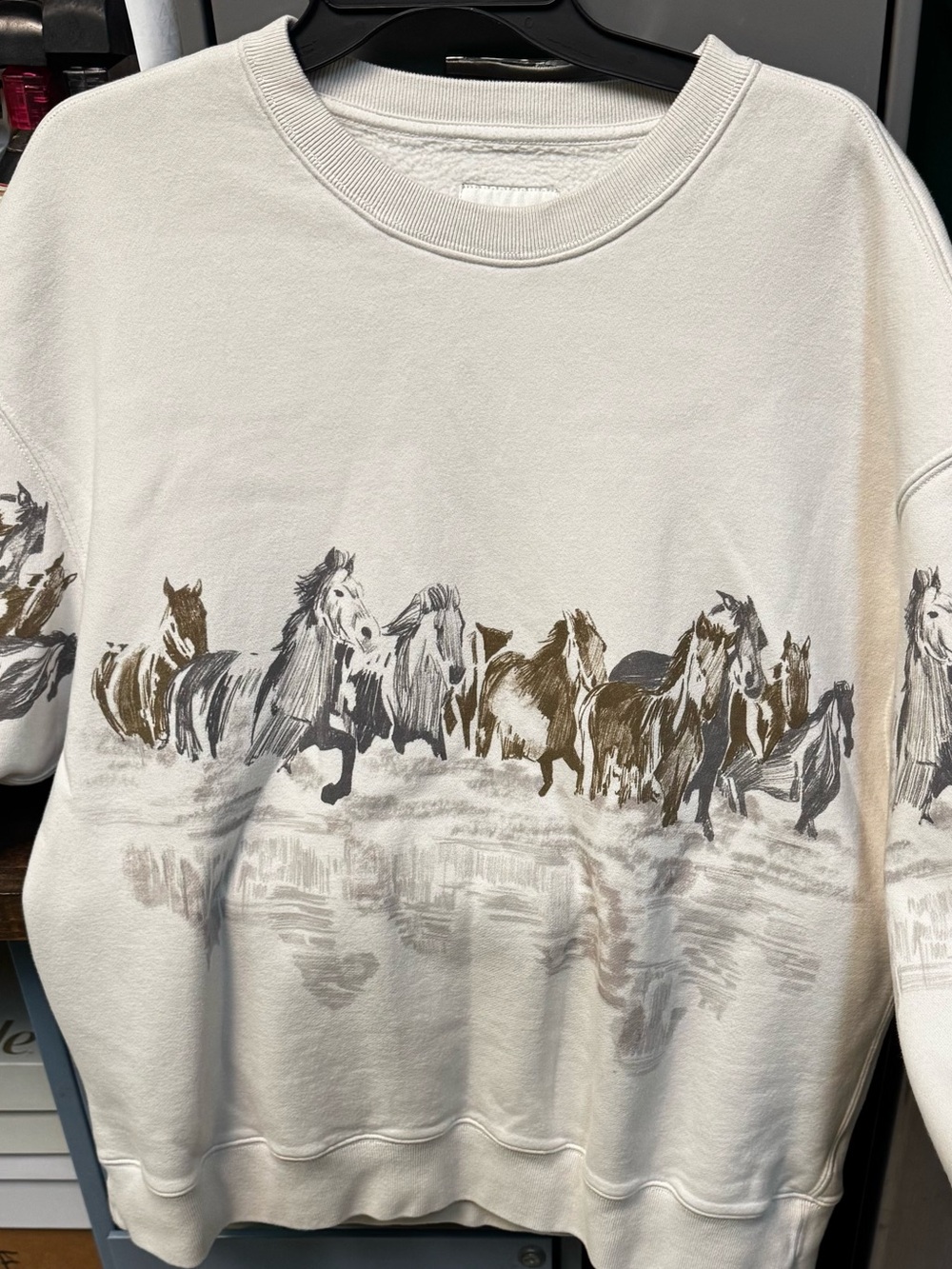Abercrombie & Fitch Cream Sweatshirt with Horse Graphic